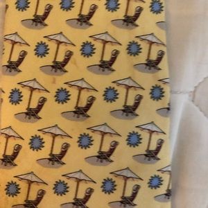 Vineyard Vines Beach themed tie